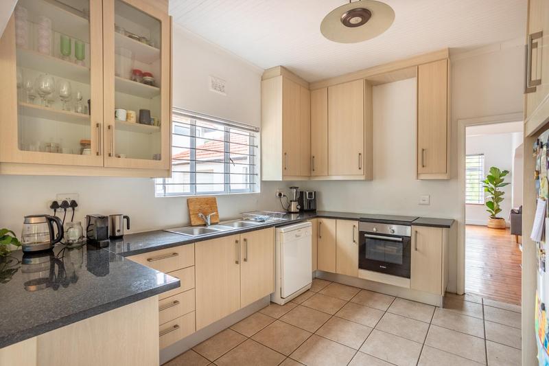 To Let 3 Bedroom Property for Rent in Pinelands Western Cape